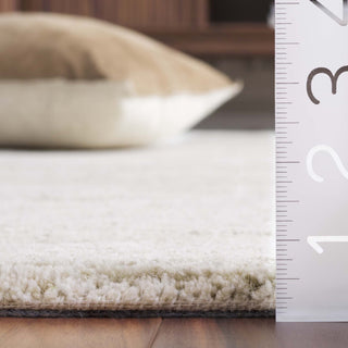 Safavieh Ebony EBN221X Light Green / Ivory Area Rug Detail