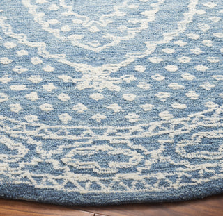 Safavieh Ebony EBN306 Ivory / Navy Area Rug Detail