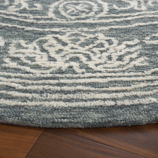 Safavieh Ebony EBN310 Ivory / Dark Grey Area Rug Detail