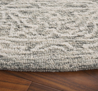 Safavieh Ebony EBN311 Ivory / Grey Area Rug Detail