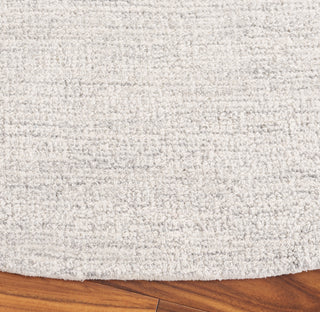 Safavieh Ebony EBN353 Light Grey / Ivory Area Rug Detail