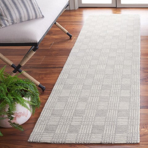 Safavieh Ebony EBN358 Light Grey / Ivory Area Rug Room Scene Feature