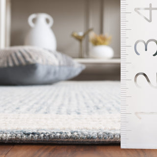Safavieh Ebony EBN425M Blue / Ivory Area Rug Detail