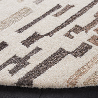Safavieh Ebony EBN501 Ivory / Grey Area Rug Detail
