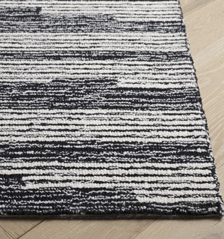 Safavieh Ebony EBN526Z Black / Ivory Area Rug Detail