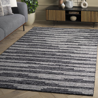 Safavieh Ebony EBN526Z Black / Ivory Area Rug Room Scene