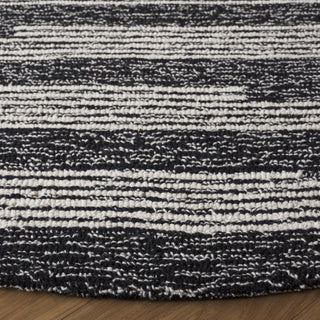 Safavieh Ebony EBN526Z Black / Ivory Area Rug Detail