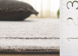 Safavieh Ebony EBN527F Grey / Black Area Rug Detail