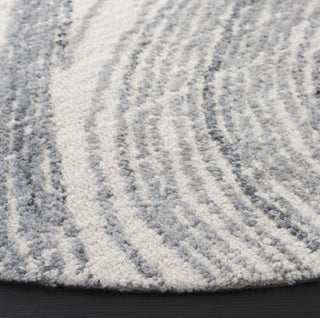 Safavieh Ebony EBN551F Ivory / Grey Area Rug Detail