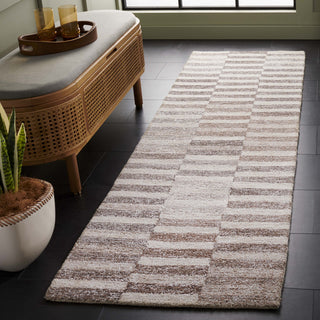 Safavieh Ebony EBN601B Beige / Ivory Area Rug Room Scene