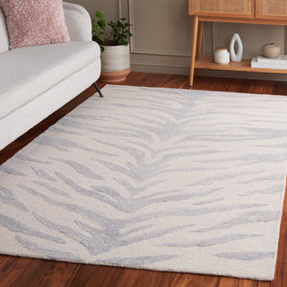 Safavieh Ebony EBN603F Grey / Ivory Area Rug Room Scene