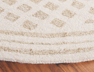 Safavieh Ebony EBN604A Ivory / Beige Area Rug Detail