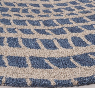 Safavieh Ebony EBN652M Blue / Ivory Area Rug Detail