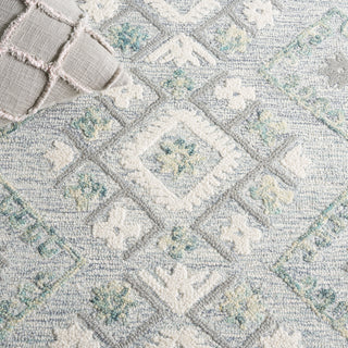 Safavieh Ebony EBN653A Ivory / Grey Area Rug Detail