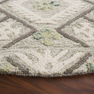 Safavieh Ebony EBN653A Ivory / Grey Area Rug Detail