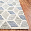 Safavieh Ebony EBN656F Ivory / Grey Area Rug Detail