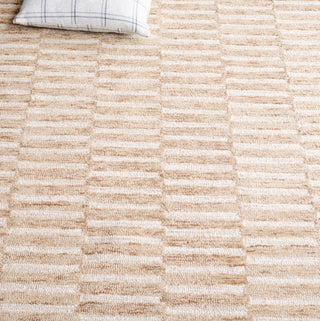 Safavieh Ebony EBN751B Beige / Brown Area Rug Detail