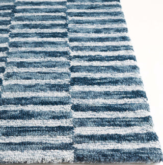 Safavieh Ebony EBN751N Navy / Light Blue Area Rug Detail