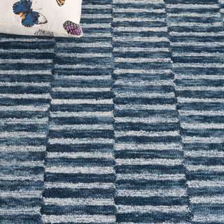 Safavieh Ebony EBN751N Navy / Light Blue Area Rug Detail