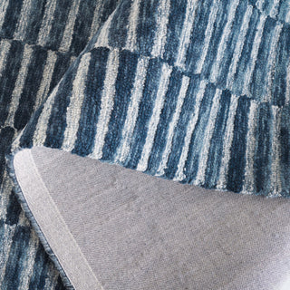 Safavieh Ebony EBN751N Navy / Light Blue Area Rug Fold