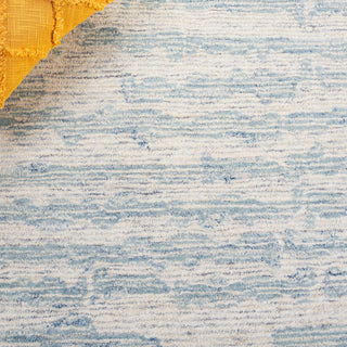 Safavieh Ebony EBN919L Ivory / Light Blue Area Rug Detail