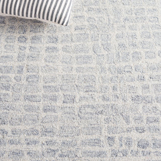 Safavieh Ebony EBN920L Ivory / Light Blue Area Rug Detail