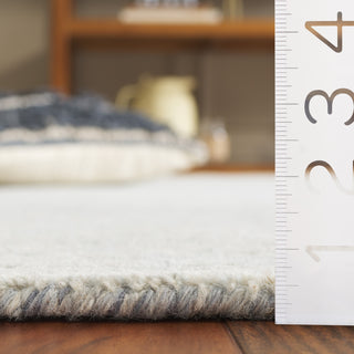 Safavieh Ebony EBN950K Turquoise / Ivory Area Rug Detail