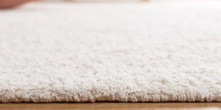 Safavieh Easy Care ECR212U Ivory / Pink Area Rug Detail