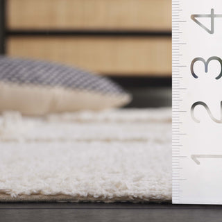 Safavieh Easy Care ECR225A Ivory Machine Washable Area Rug Detail