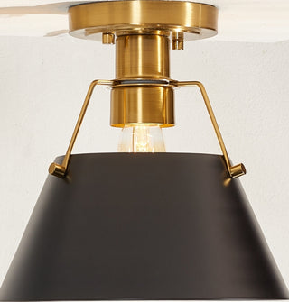 Safavieh Mazelle FLU4065A Black / Brass Lamp Room Scene On Feature