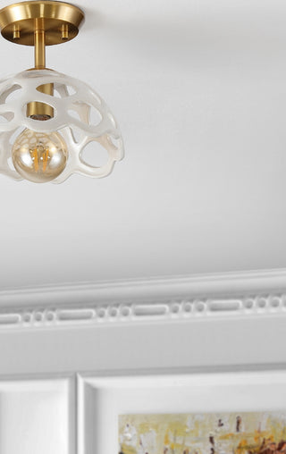 Safavieh Eldrid FLU4076A White / Gold Lamp Room Scene Off Feature