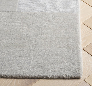 Safavieh Fifth Avenue FTV251A Grey Area Rug Detail