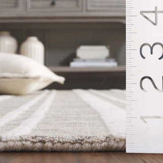 Safavieh Fifth Avenue FTV651E Ivory / Taupe Area Rug Detail