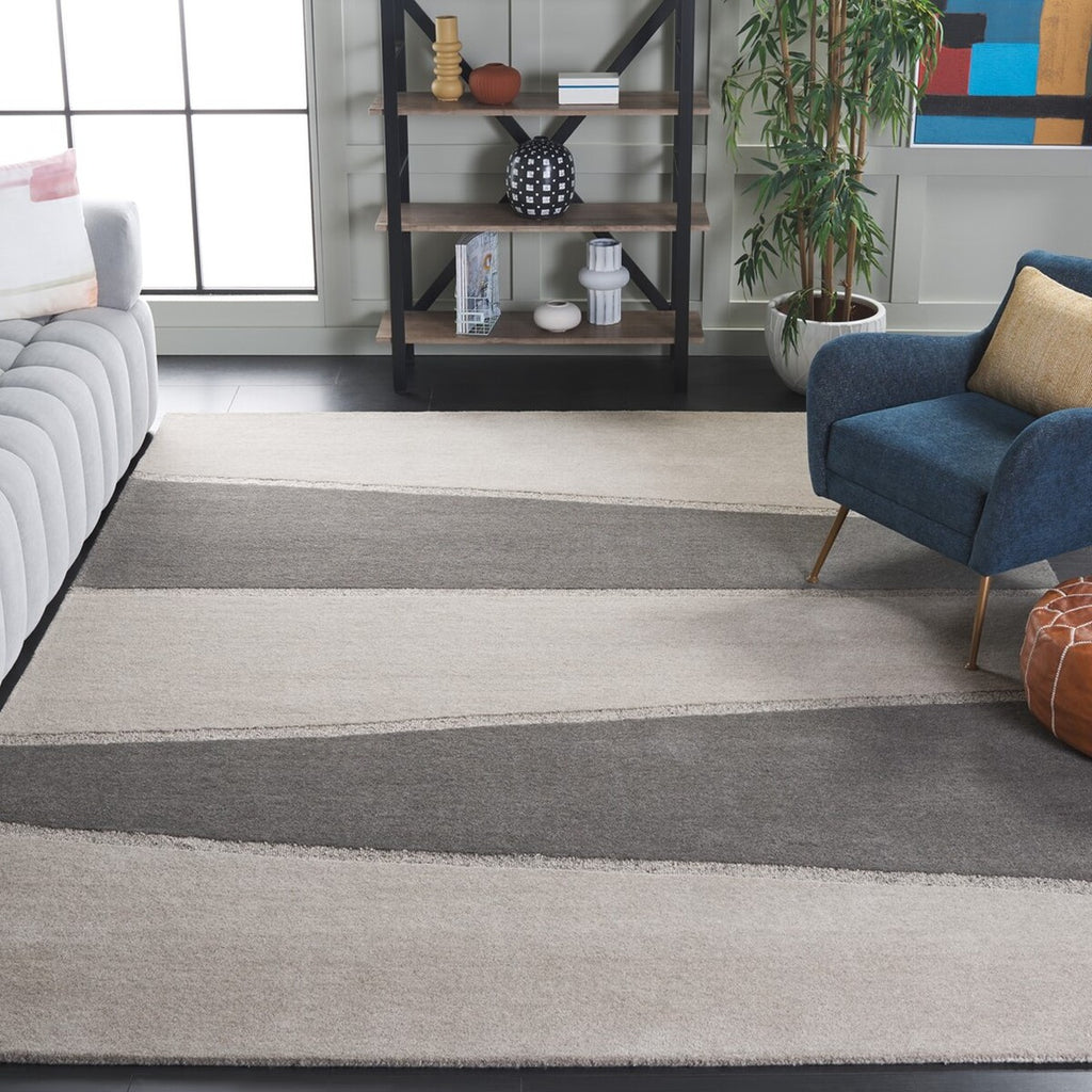 Safavieh Fifth Avenue FTV704F Grey / Charcoal Area Rug Room Scene Feature