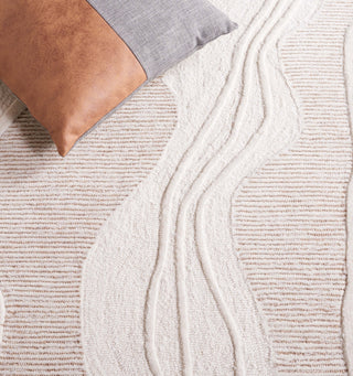 Safavieh Fifth Avenue FTV802A Natural / Ivory Area Rug Detail