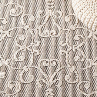 Safavieh Global GLB204 Beige / Light Area Rug