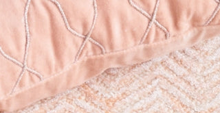 Safavieh Glamour GLM403U Pink / Ivory Area Rug Detail