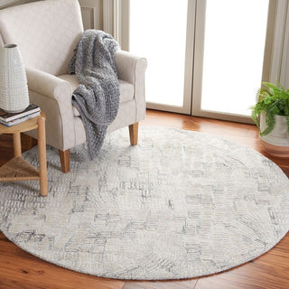 Safavieh Glamour GLM606F Grey / Ivory Area Rug Room Scene