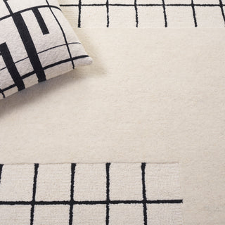 Safavieh Genre GRE250Z Ivory / Black Area Rug Detail