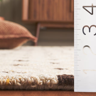 Safavieh Genre GRE302T Light Brown / Ivory Area Rug Detail