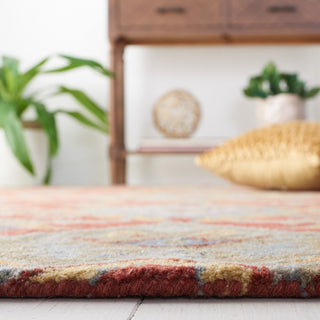 Safavieh Heritage HG653Q Red / Green Area Rug Detail