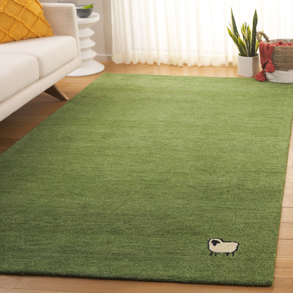 Safavieh Himalaya HIM451Y Green Area Rug Room Scene Feature