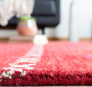 Safavieh Himalaya HIM596Q Red Area Rug Detail