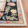 Safavieh Chelsea HK313A Ivory / Black Area Rug Detail