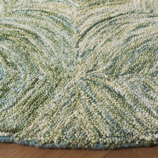 Safavieh Ikat IKT632W Sage / Green Area Rug Detail