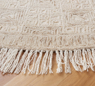 Safavieh Ikat IKT803B Ivory / Sage Area Rug Detail