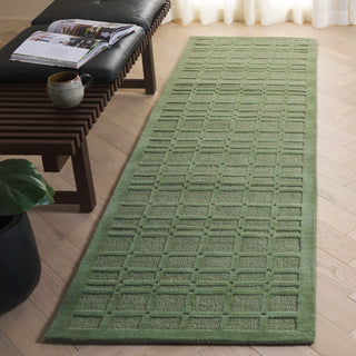 Safavieh Impressions IM312Y Green Area Rug Room Scene Feature