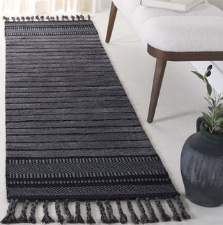 Safavieh Kilim Collection KLC401H Black / Grey Area Rug Room Scene