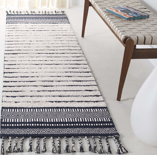 Safavieh Kilim Collection KLC401N Navy / Natural Area Rug Room Scene