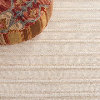 Safavieh Kilim KLM442A Natural / Ivory Area Rug Detail